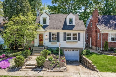 Photo of 3443 Oakview Place, Cincinnati, OH 45209 (MLS # 1875580)
