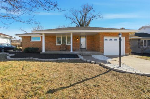 Photo of 4030 Bedford Avenue, Hamilton, OH 45015 (MLS # 1867011)