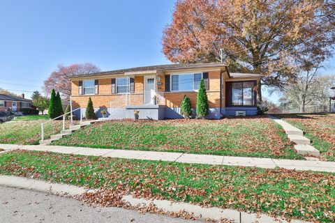 Photo of 553 Starling Court, Delhi Township, OH 45238 (MLS # 1864616)