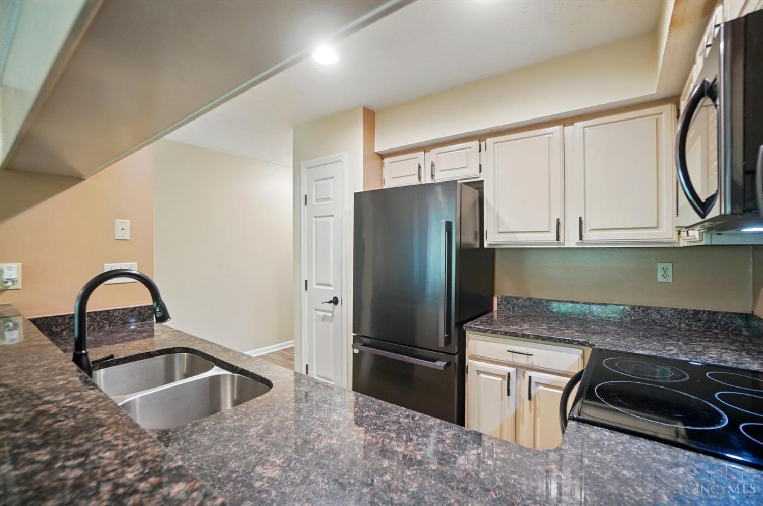 10555 Montgomery Road #97, Montgomery, Ohio image 12