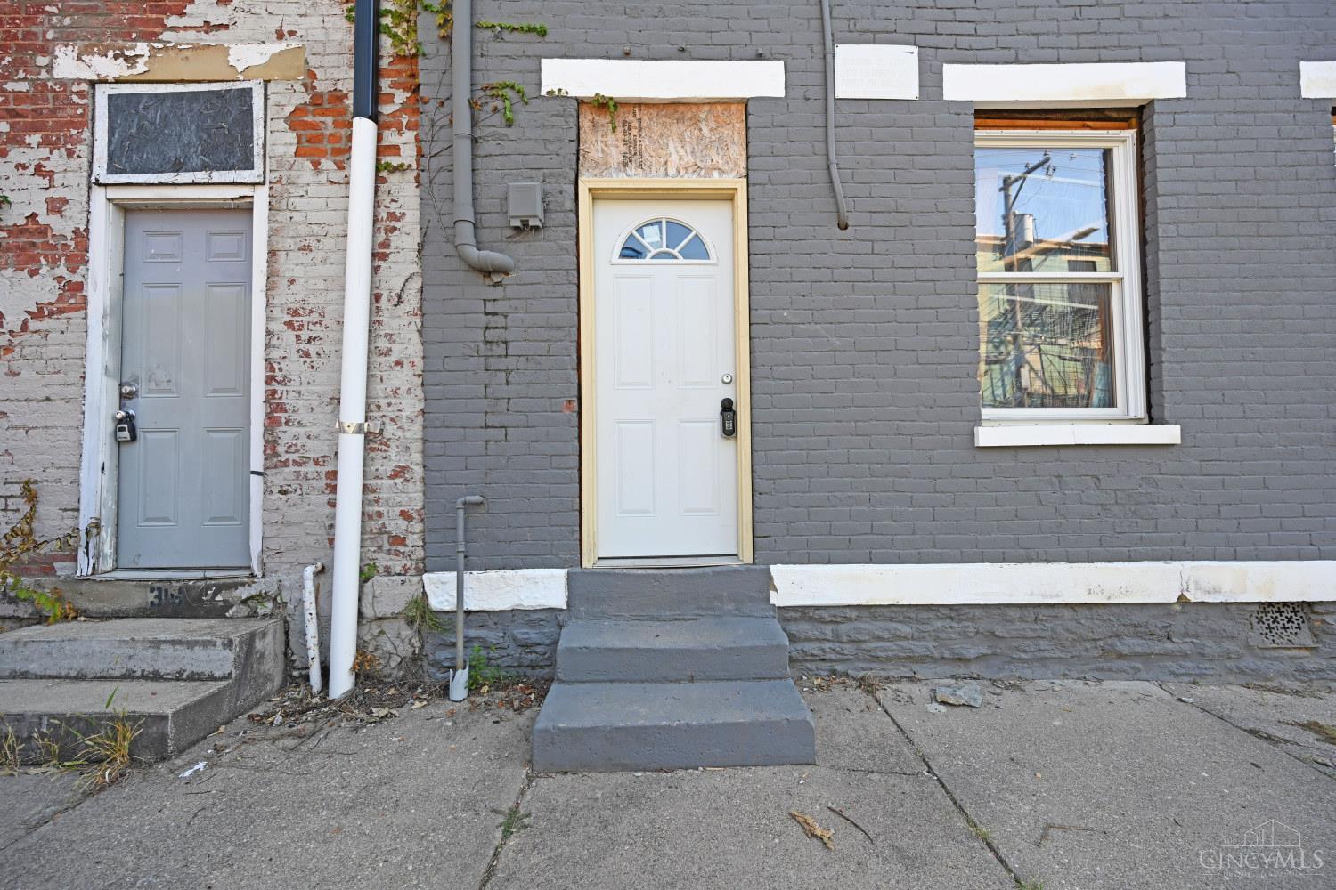38 E Clifton Avenue