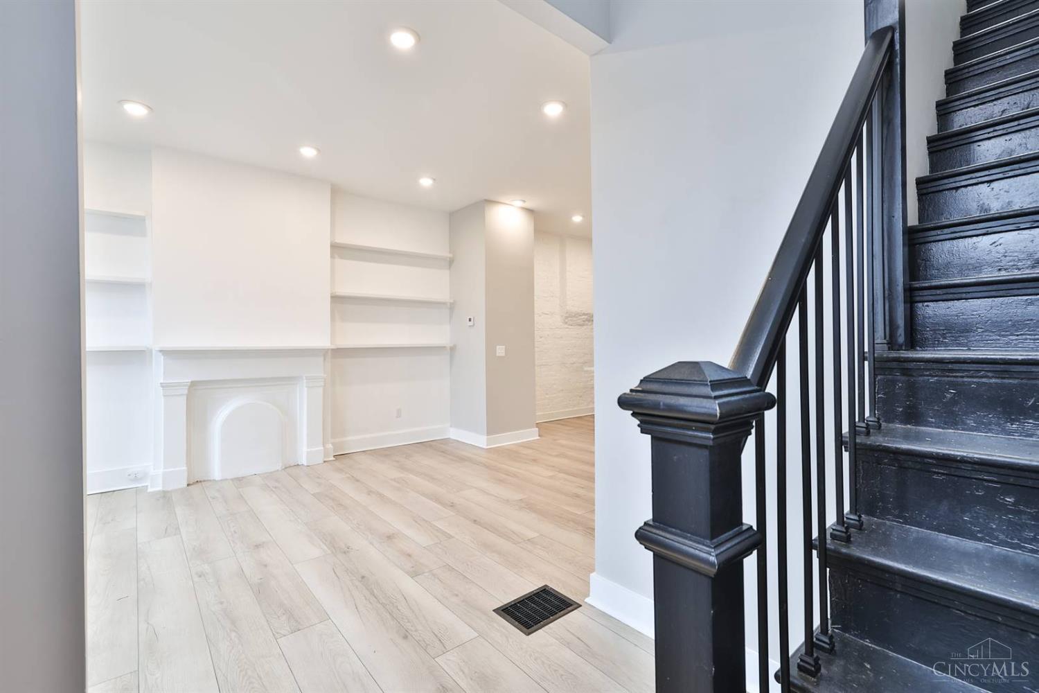 914 Livingston Street