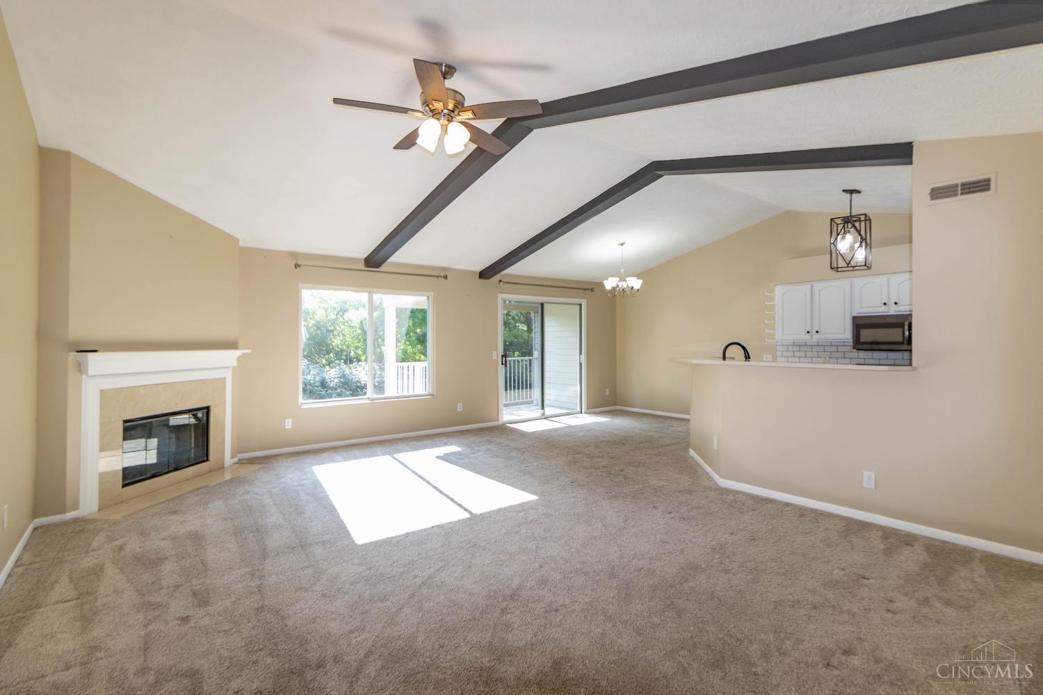 4344 North Point 302