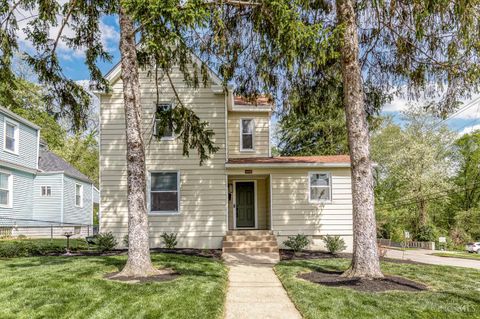 Photo of 4602 Winona Terrace, Cincinnati, OH 45227 (MLS # 1876420)