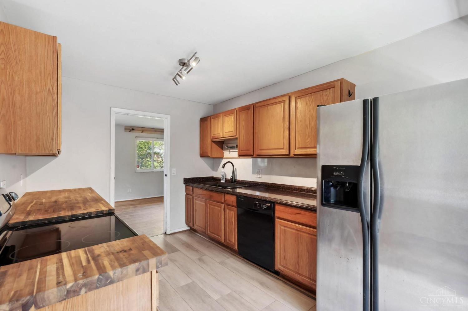2609 Royal Glen Drive, Colerain Twp, Ohio image 13