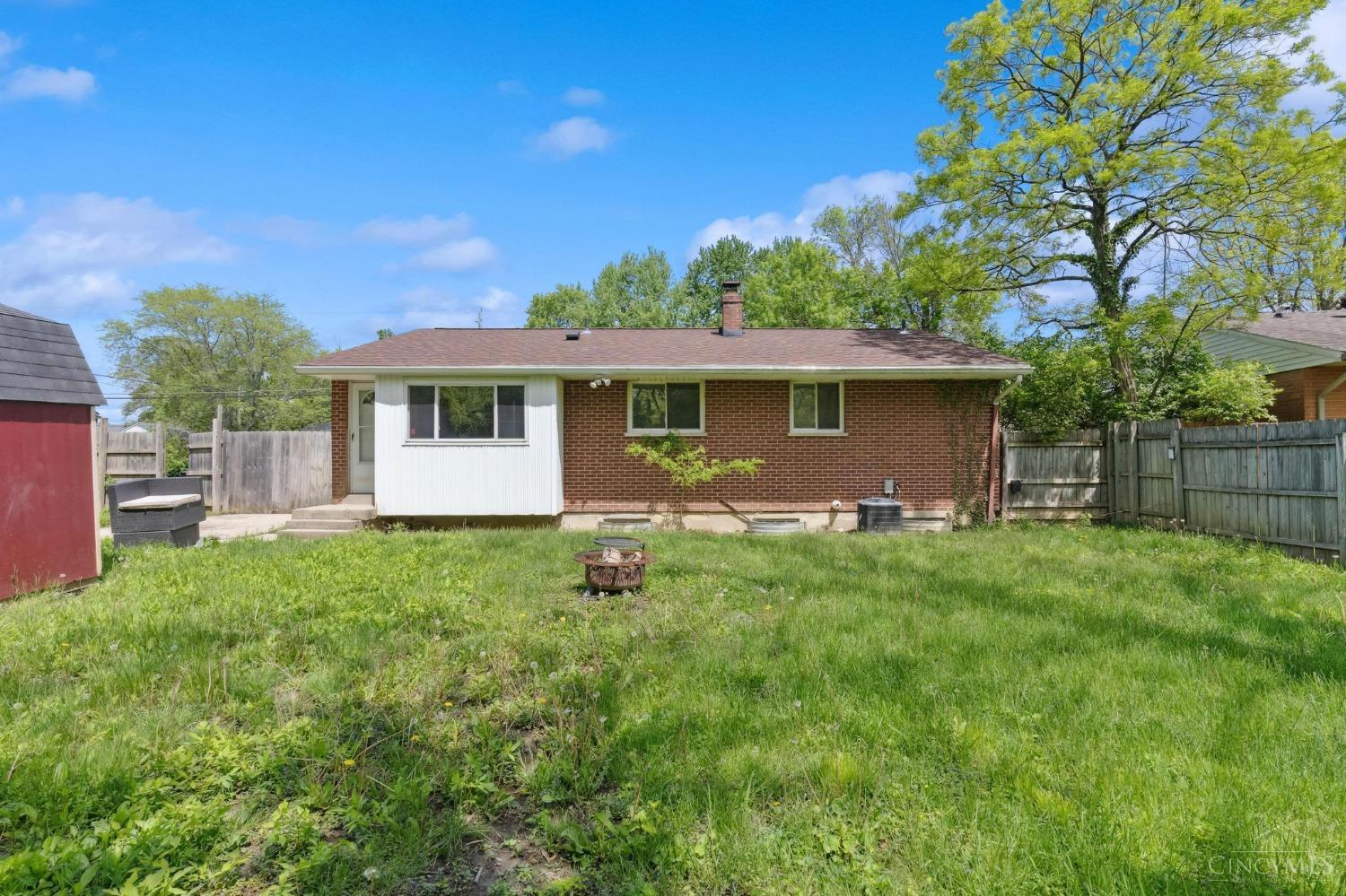 2609 Royal Glen Drive, Colerain Twp, Ohio image 2