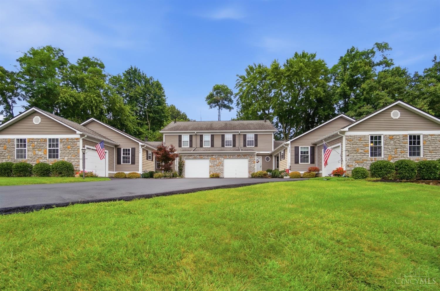 790 Lakeshore Drive