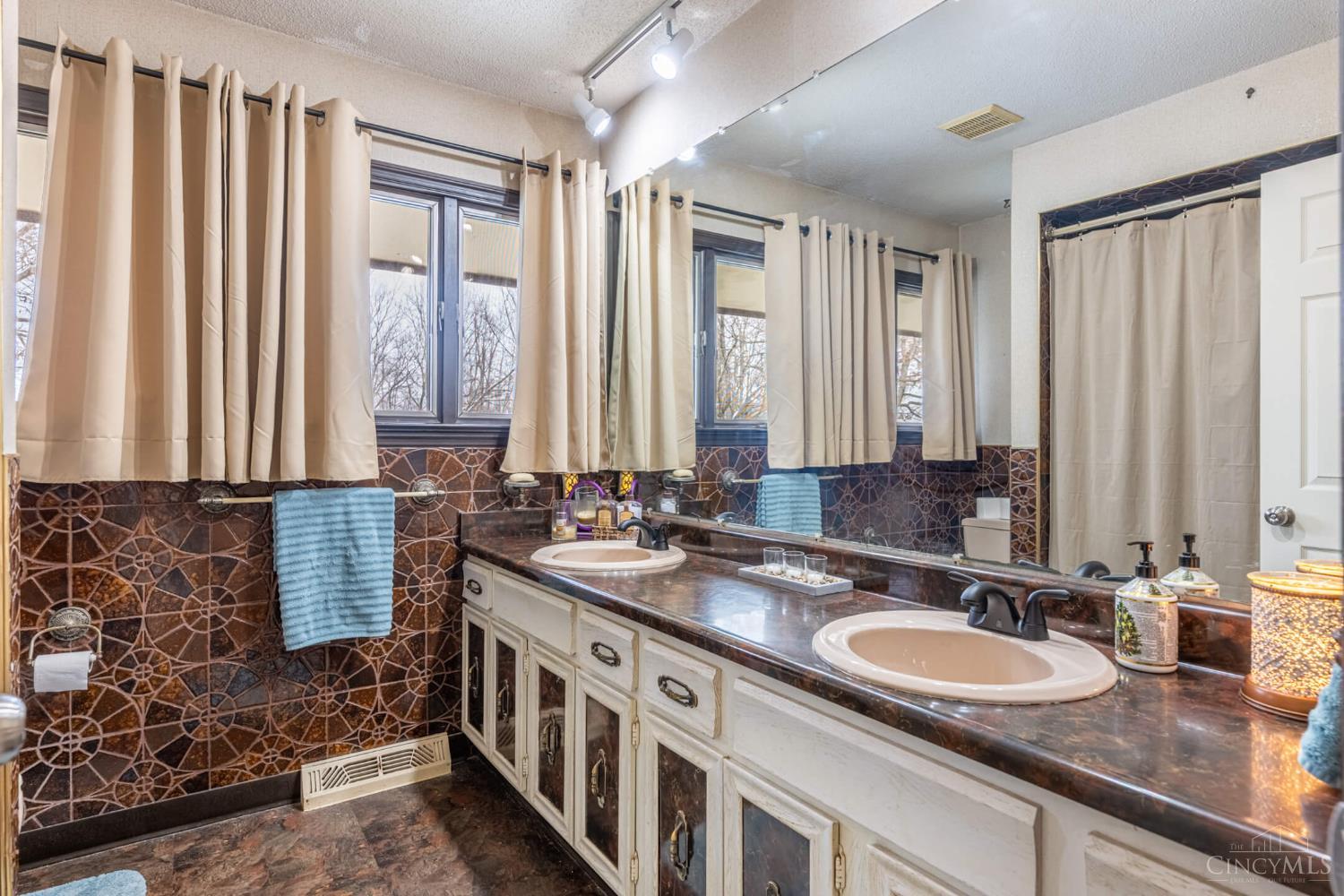 Madison Twp, Ohio 45042, United States, 4 Bedrooms Bedrooms, ,3 BathroomsBathrooms,Residential,Active,253538