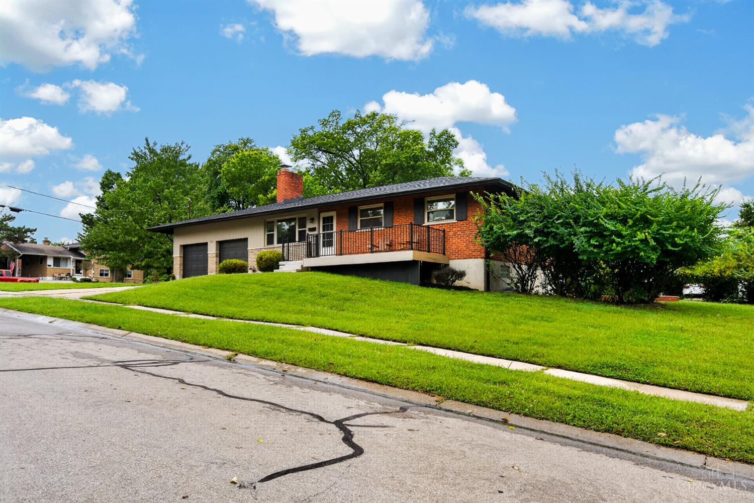 9031 Rolling Lane