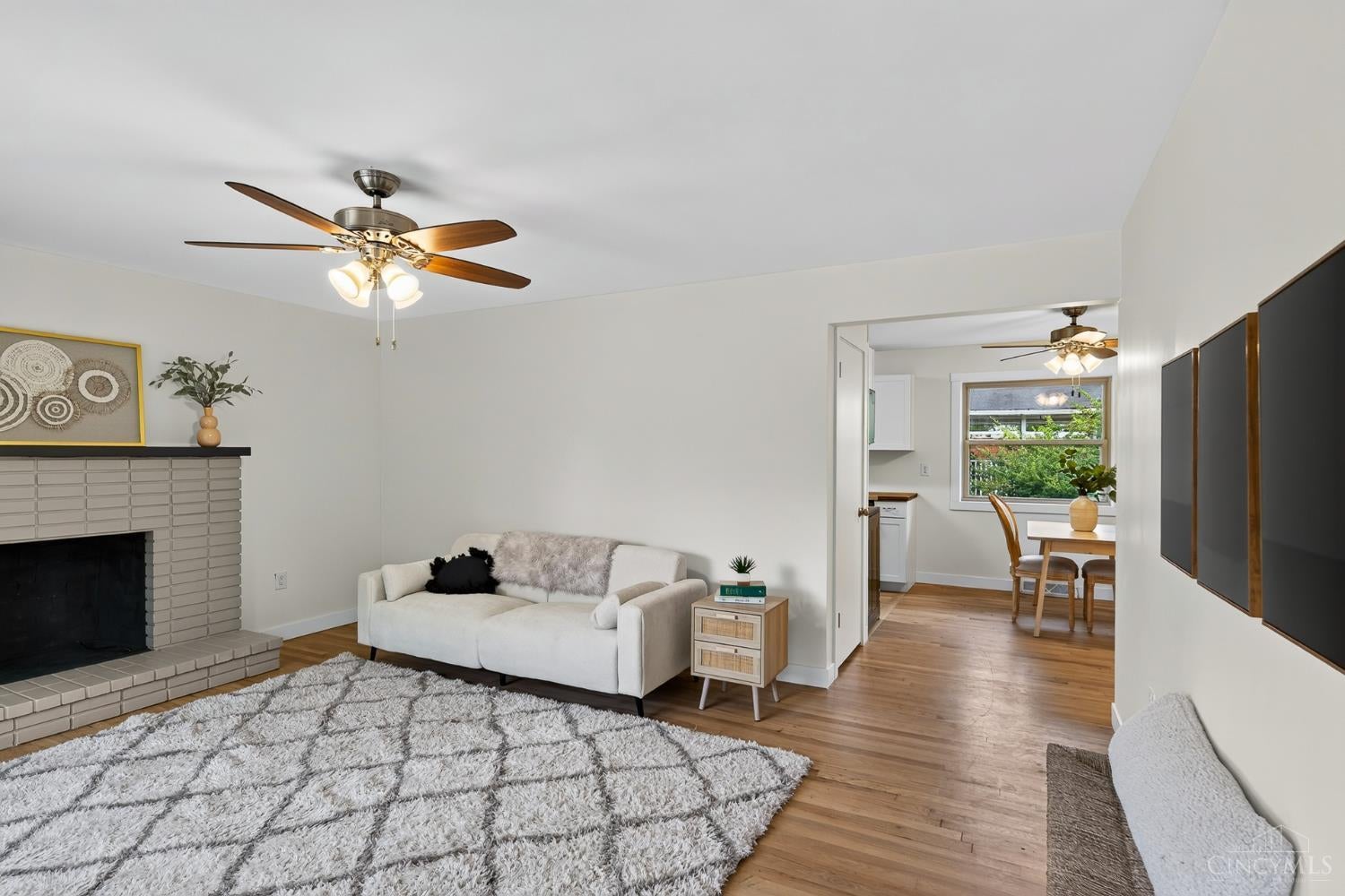 9031 Rolling Lane