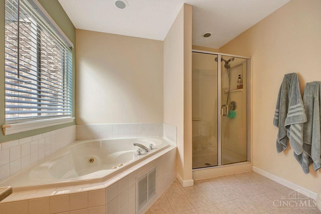3524 Alec Drive, Fairfield, Ohio image 17