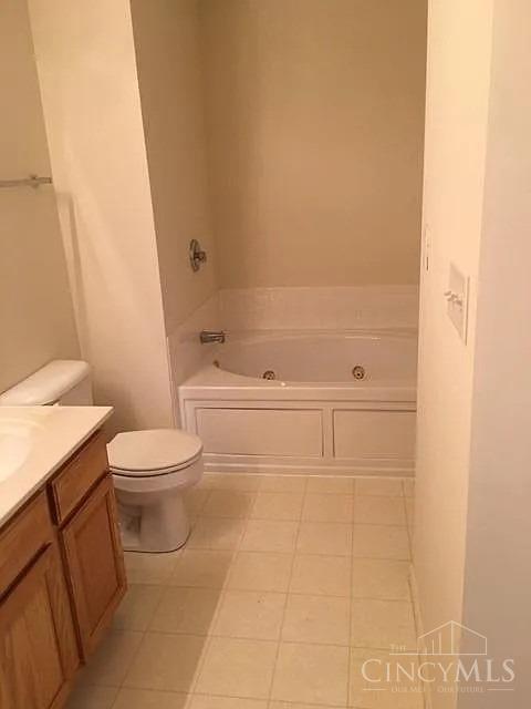 3651 Thorngate Drive, Mason, Ohio image 12