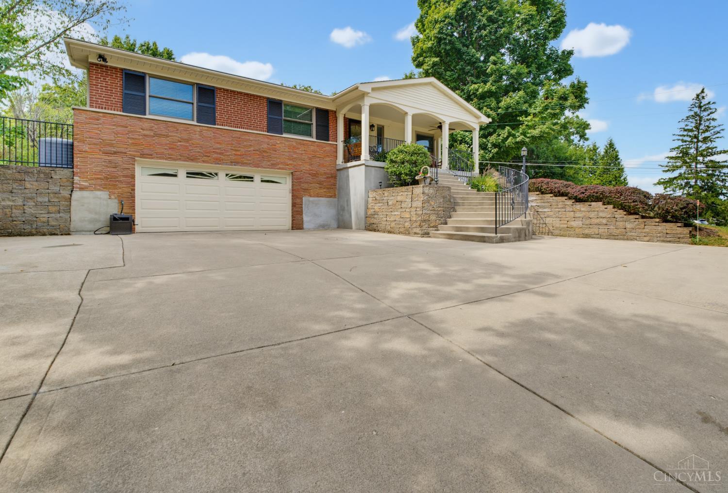 699 Eversole Road