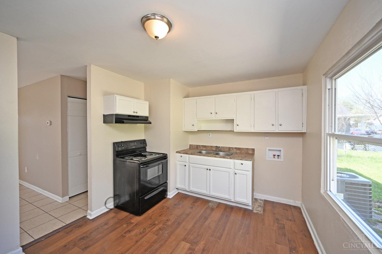 3202 Deshler Drive, Cincinnati, Ohio image 7