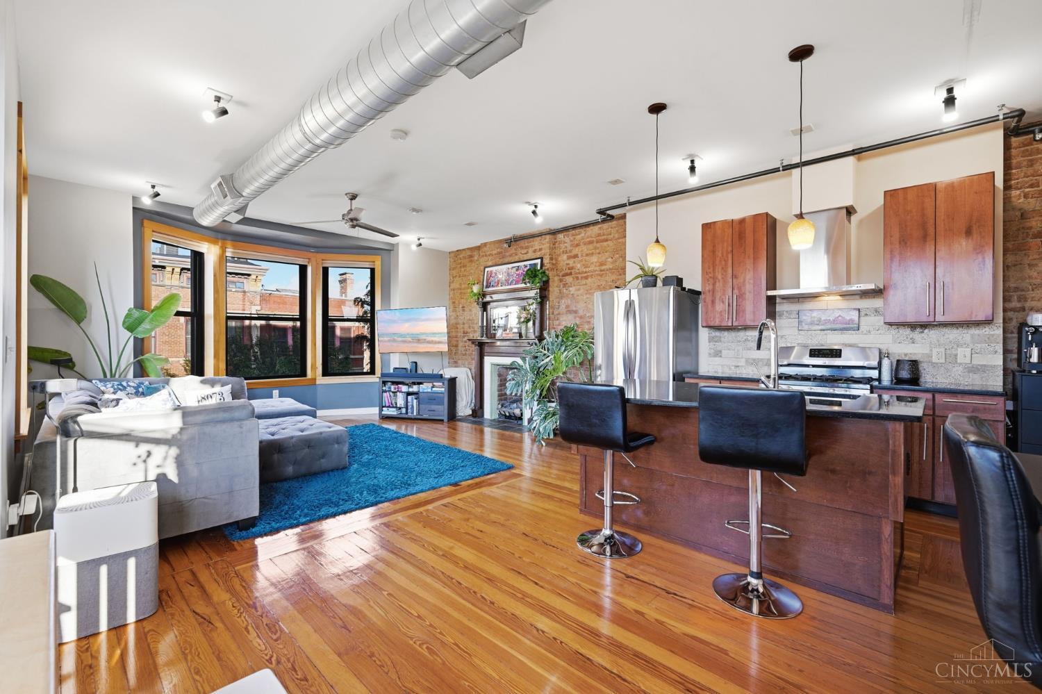 1237 Vine Street 5