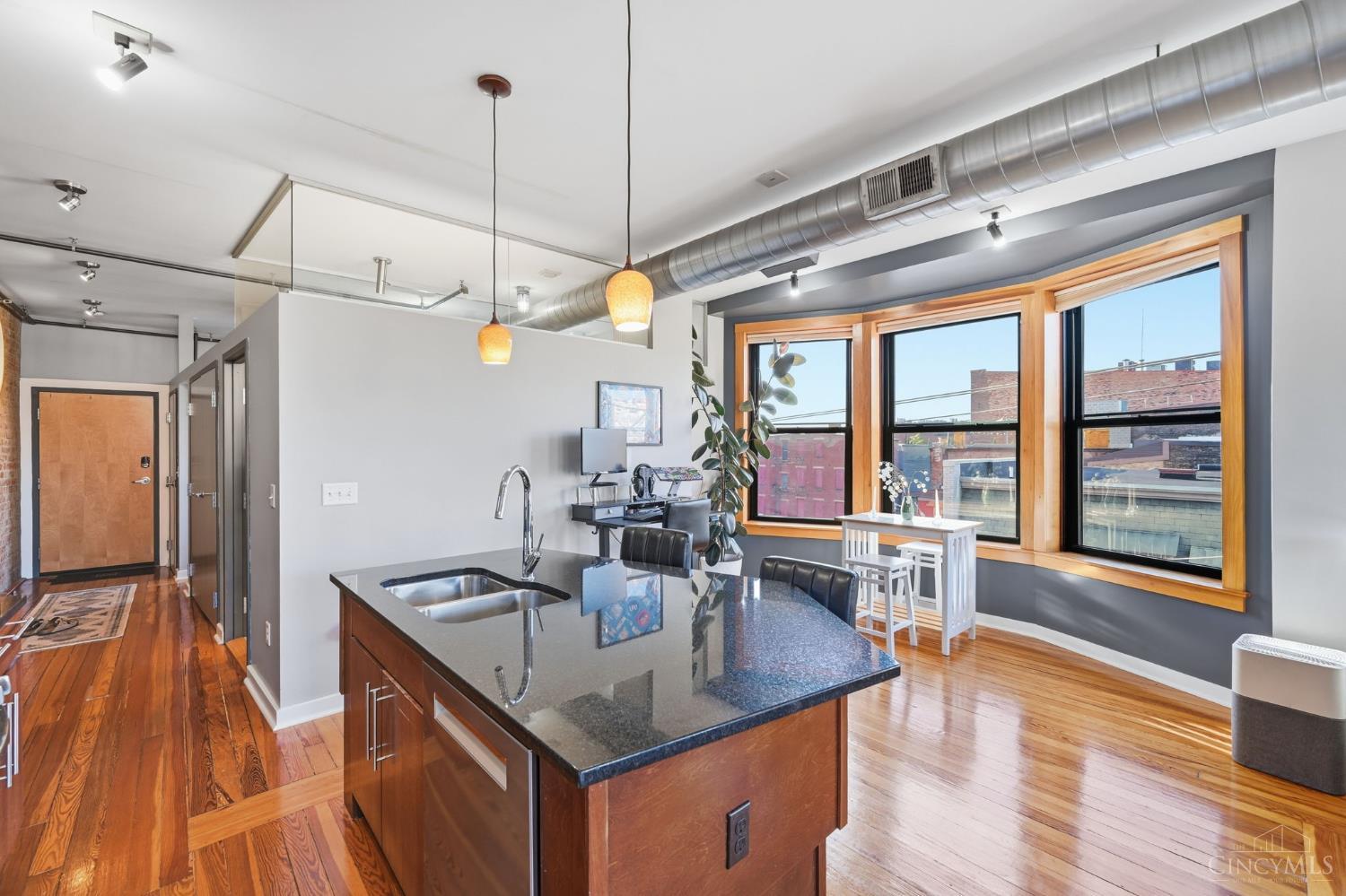 1237 Vine Street 5