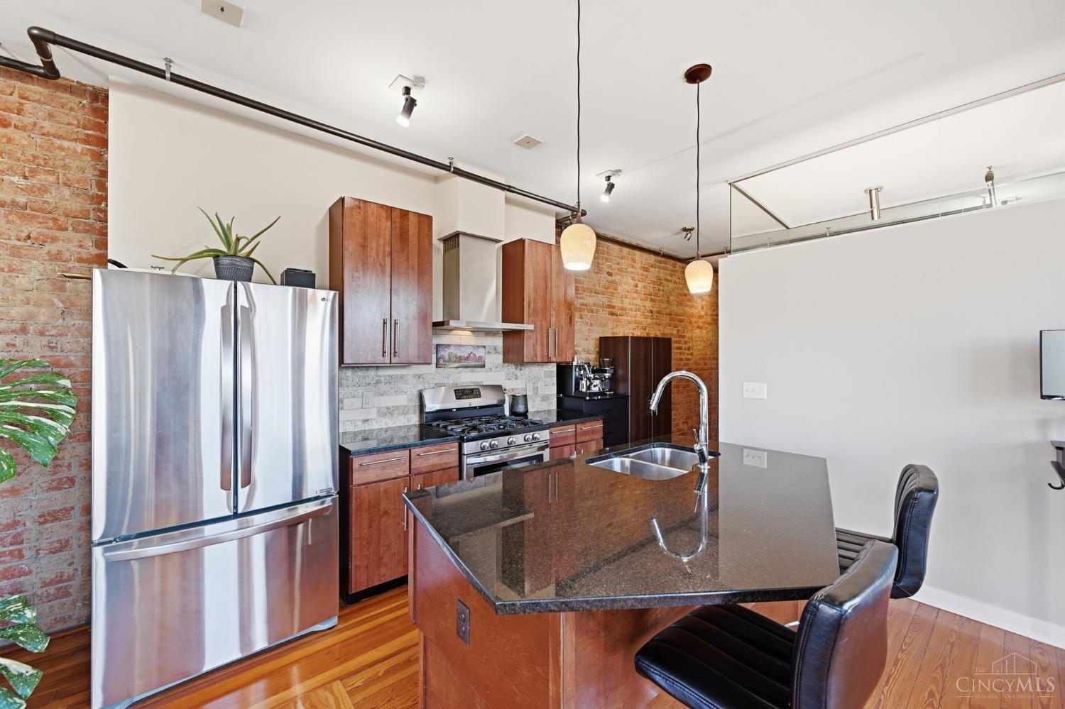 1237 Vine Street 5