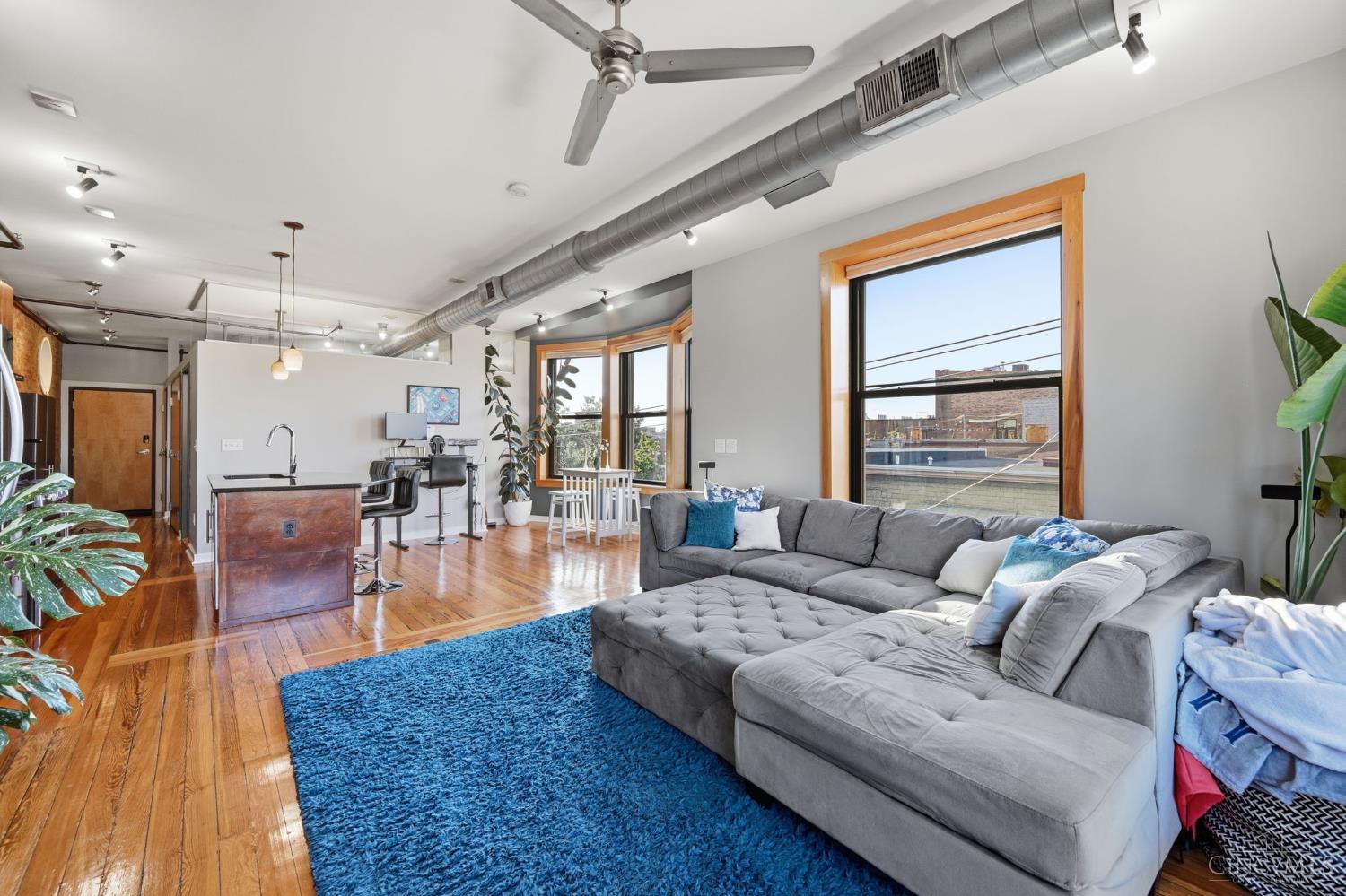 1237 Vine Street 5