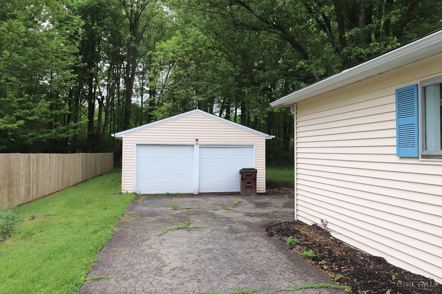 1369 Lela Lane, Miami Twp, Ohio image 4