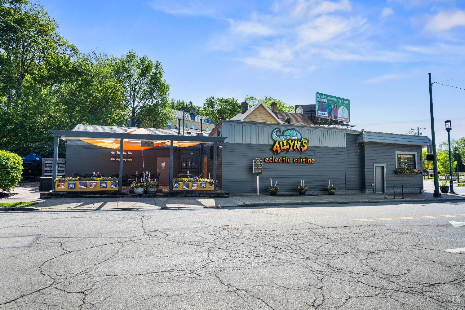 3538 Columbia Parkway