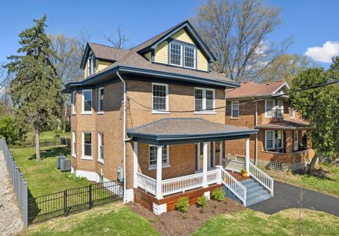 Photo of 5123 Stewart Avenue, Cincinnati, OH 45227 (MLS # 1864018)