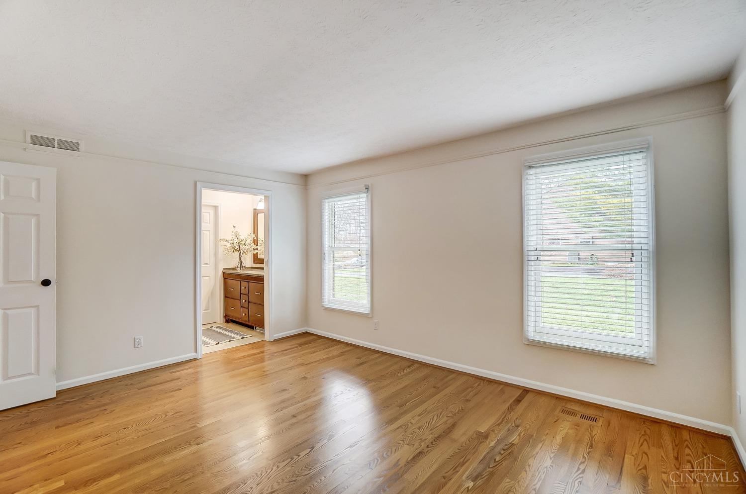 5346 Hickory Trail Lane, Blue Ash, Ohio image 23