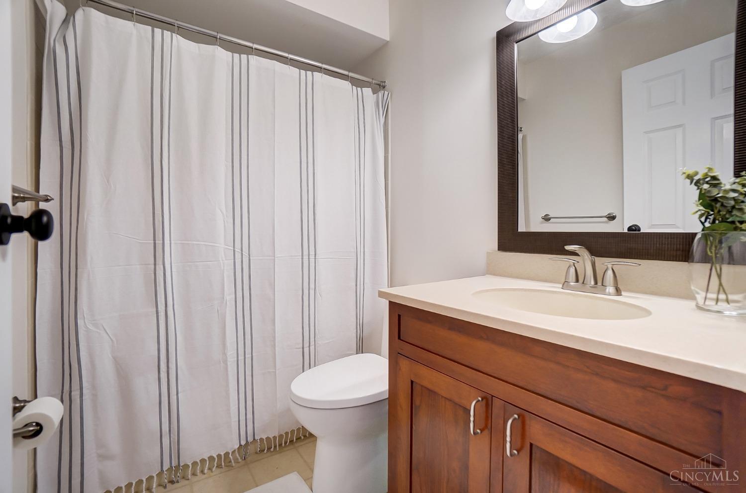 5346 Hickory Trail Lane, Blue Ash, Ohio image 29