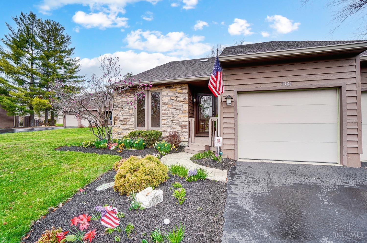 5346 Hickory Trail Lane, Blue Ash, Ohio image 3