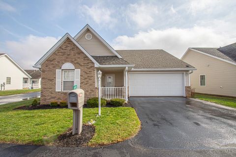 Townhouse For Sale - 413 Golden Xing Xing<br/> Eaton, OH 45320