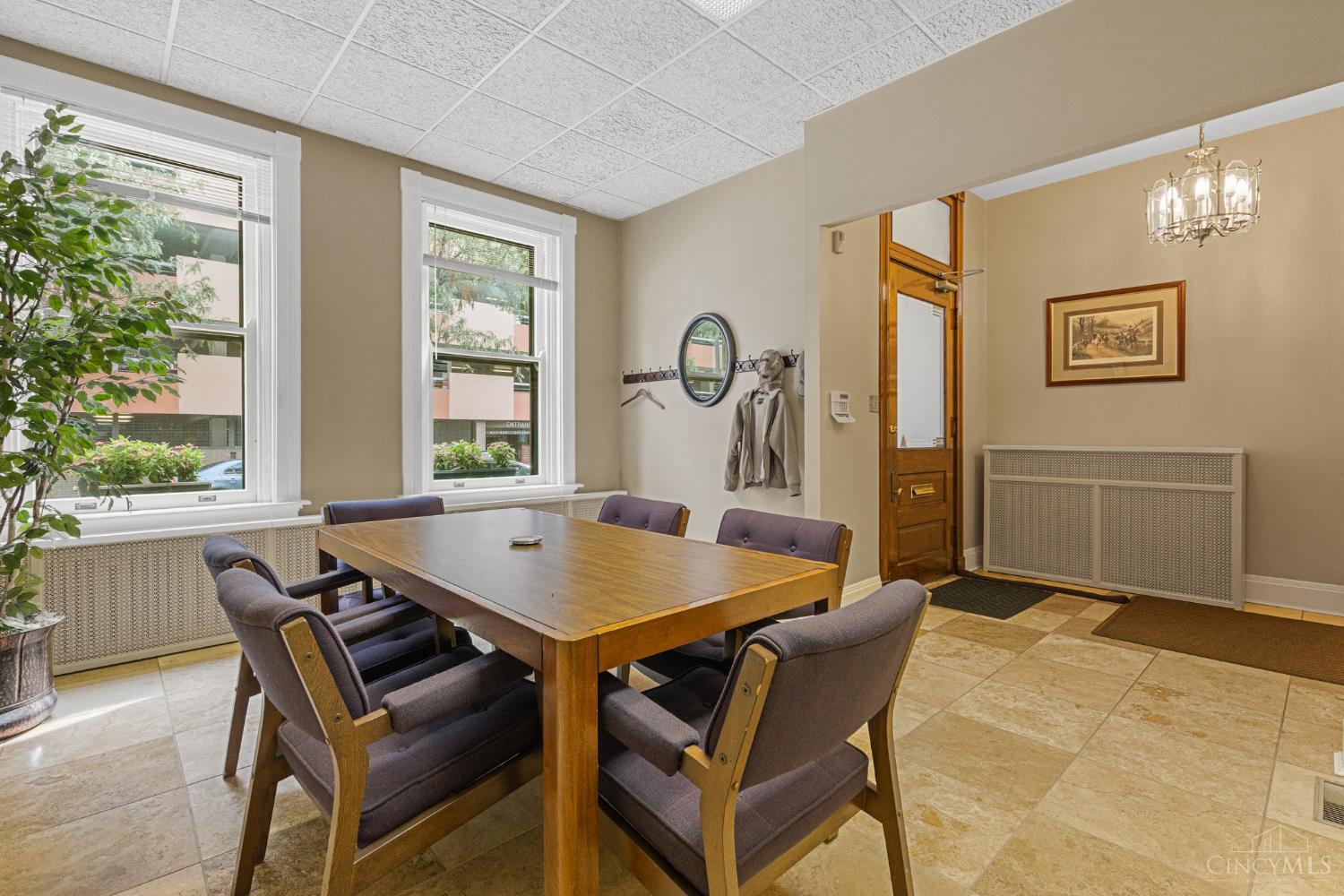 20 W Ninth Street