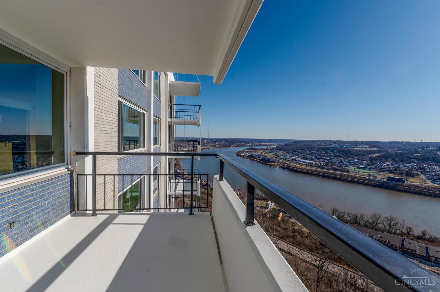 2401 Ingleside Avenue 10C