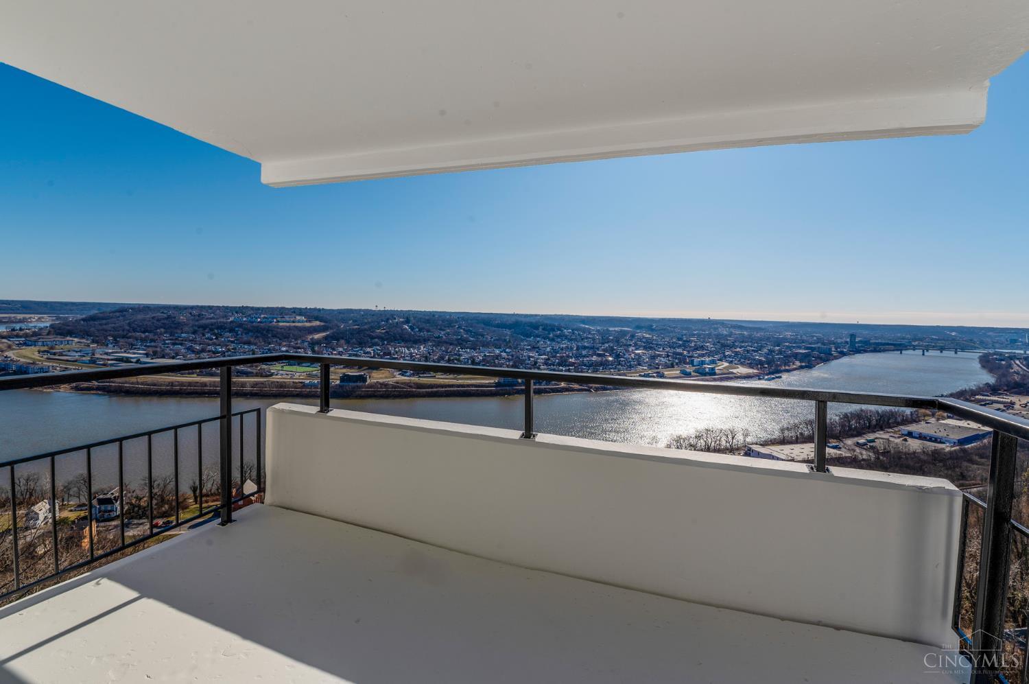 2401 Ingleside Avenue 10C