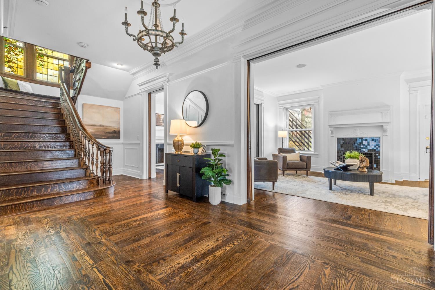 2100 St James Avenue