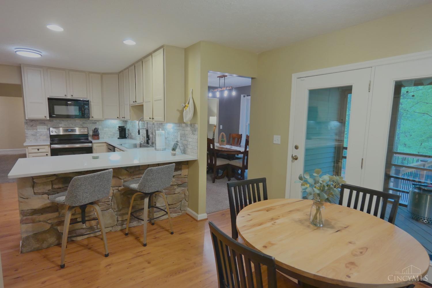 2482 Koehler Drive, Monroe, Ohio image 17