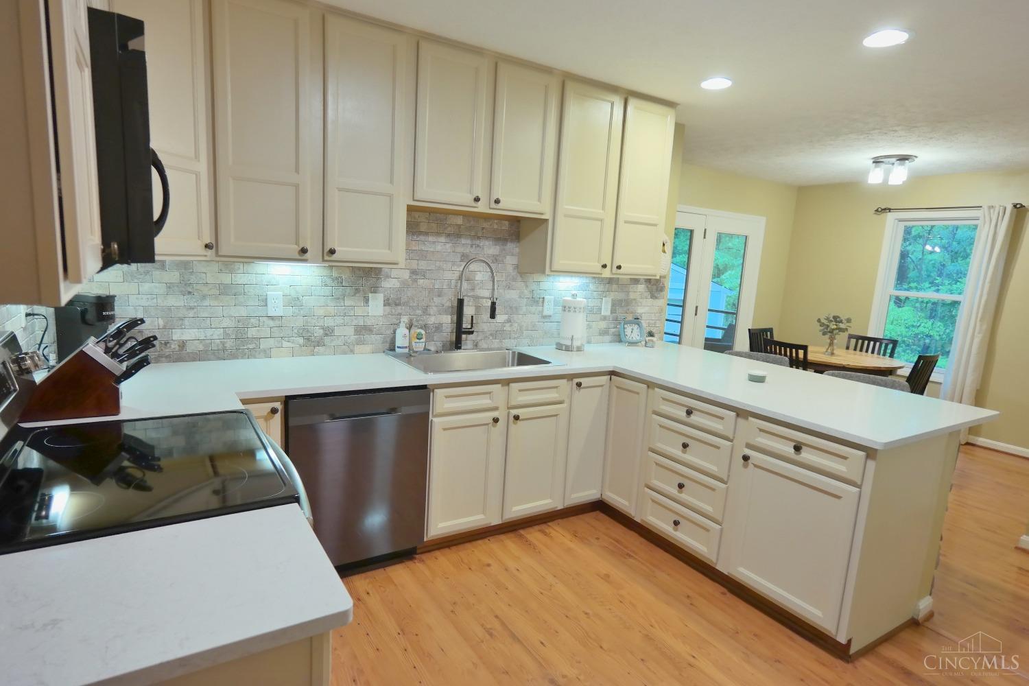 2482 Koehler Drive, Monroe, Ohio image 12