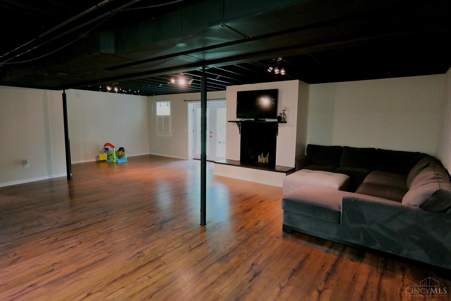2482 Koehler Drive, Monroe, Ohio image 23