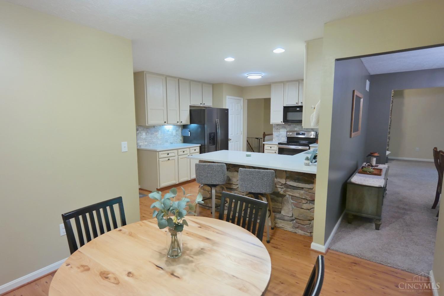 2482 Koehler Drive, Monroe, Ohio image 18