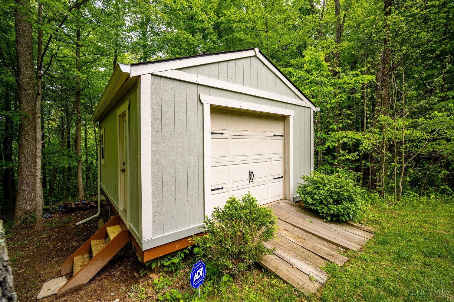2482 Koehler Drive, Monroe, Ohio image 38
