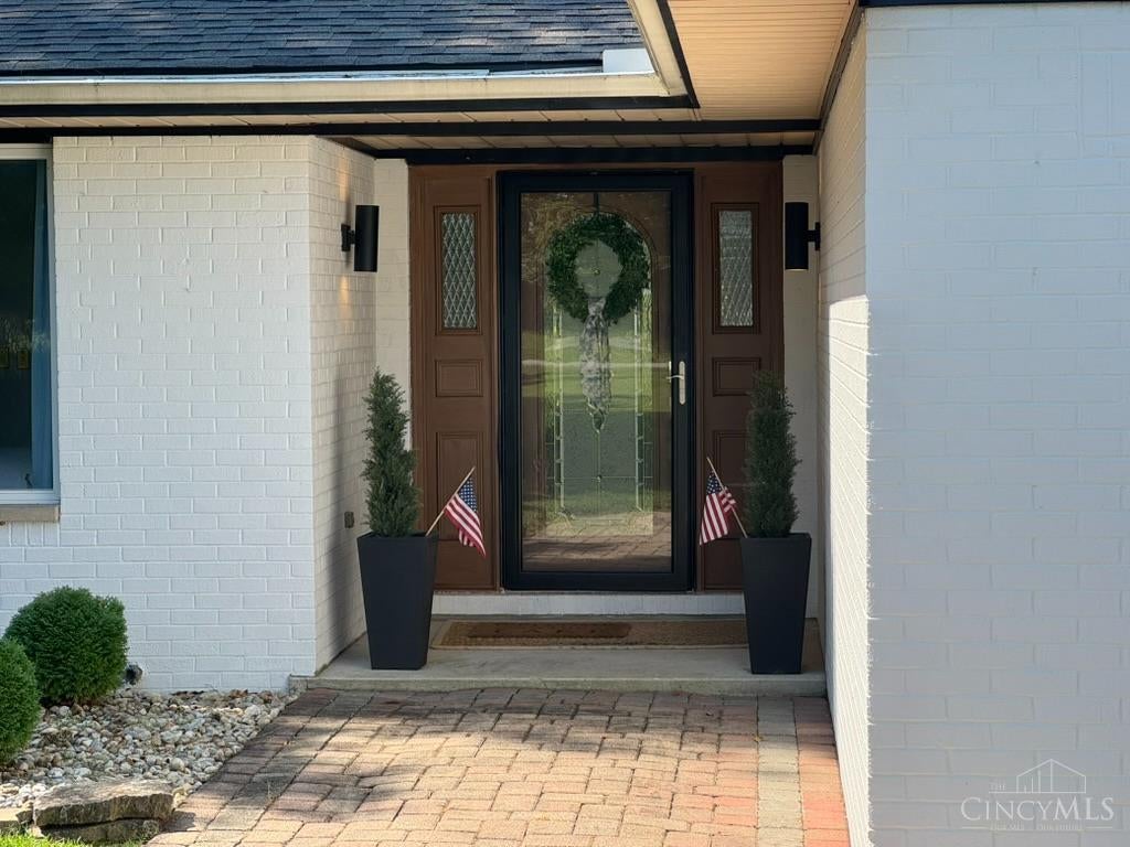 6 Comanche Drive