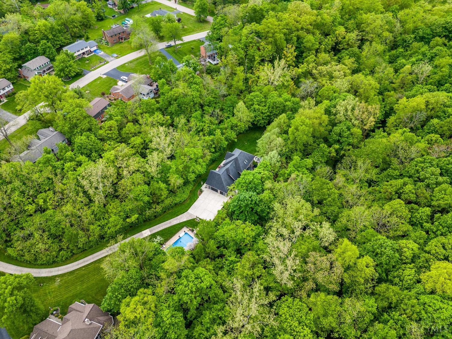 1115 Raintree Drive, Miami Twp, Ohio image 16