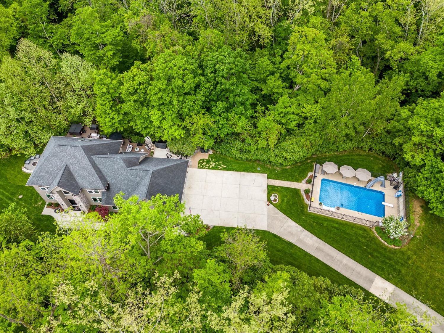1115 Raintree Drive, Miami Twp, Ohio image 18