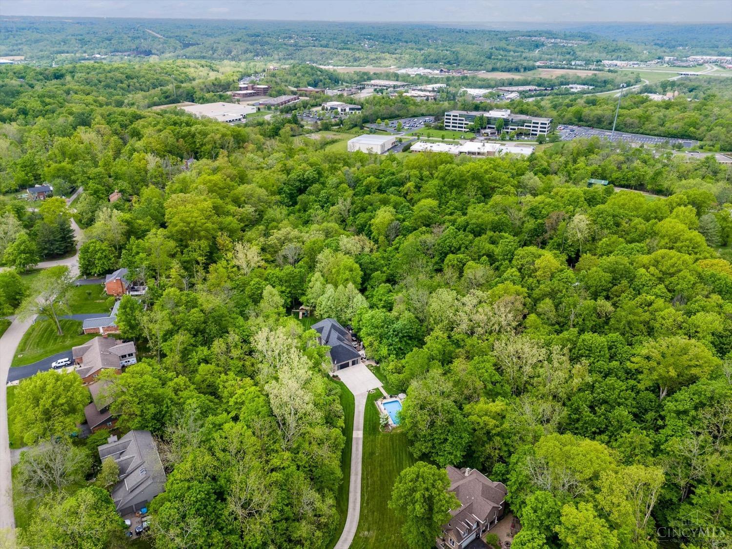 1115 Raintree Drive, Miami Twp, Ohio image 15