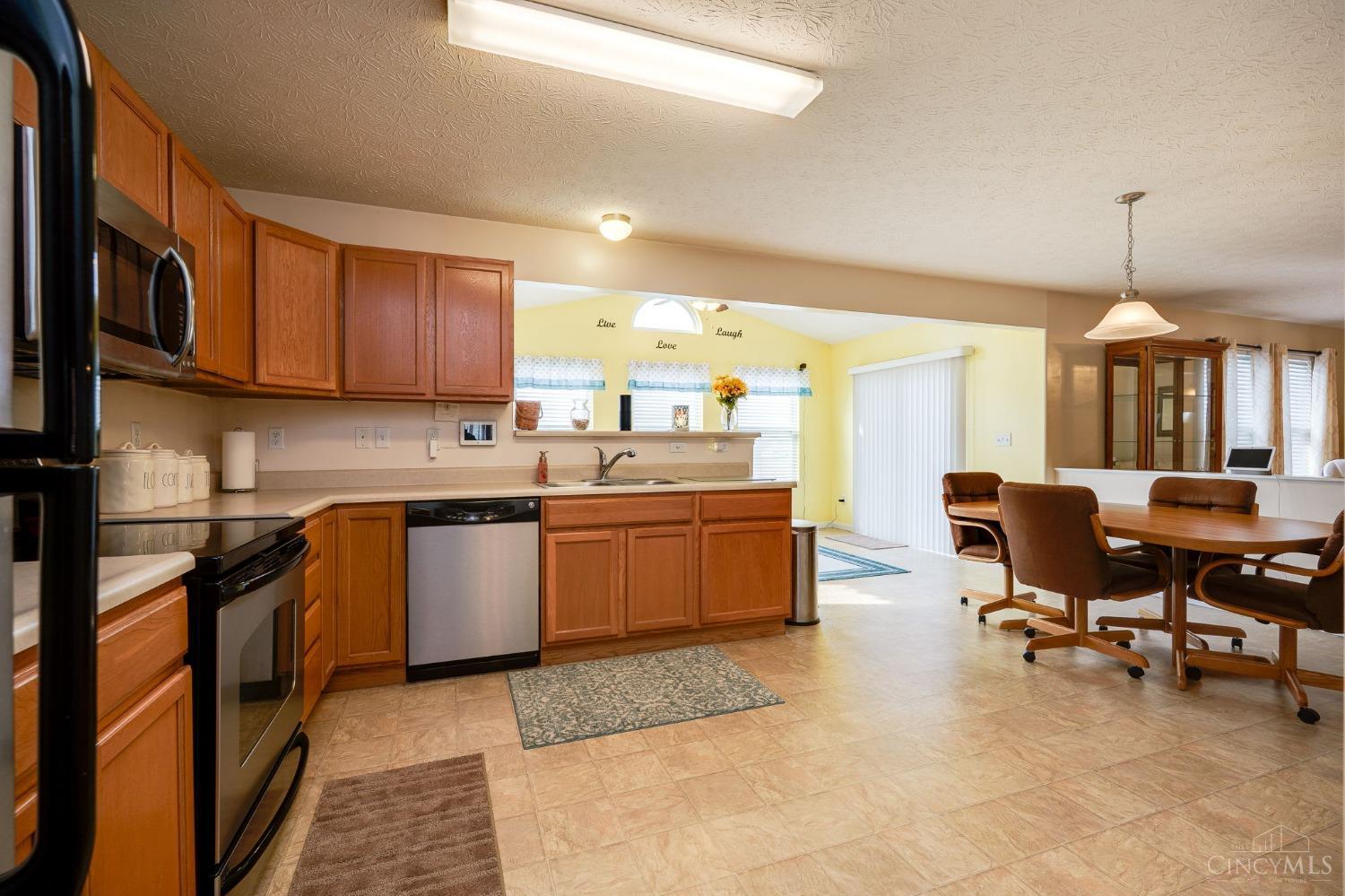 2055 Cathedral Lane, Hamilton, Ohio image 4