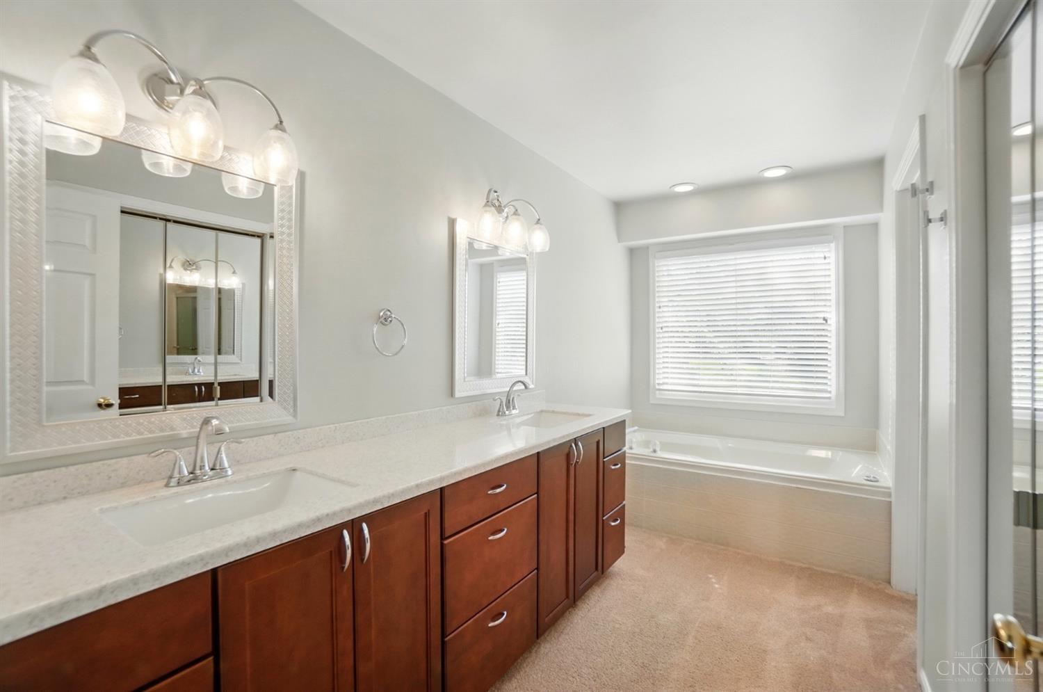 7350 Cinnamon Woods Drive, West Chester, Ohio image 30