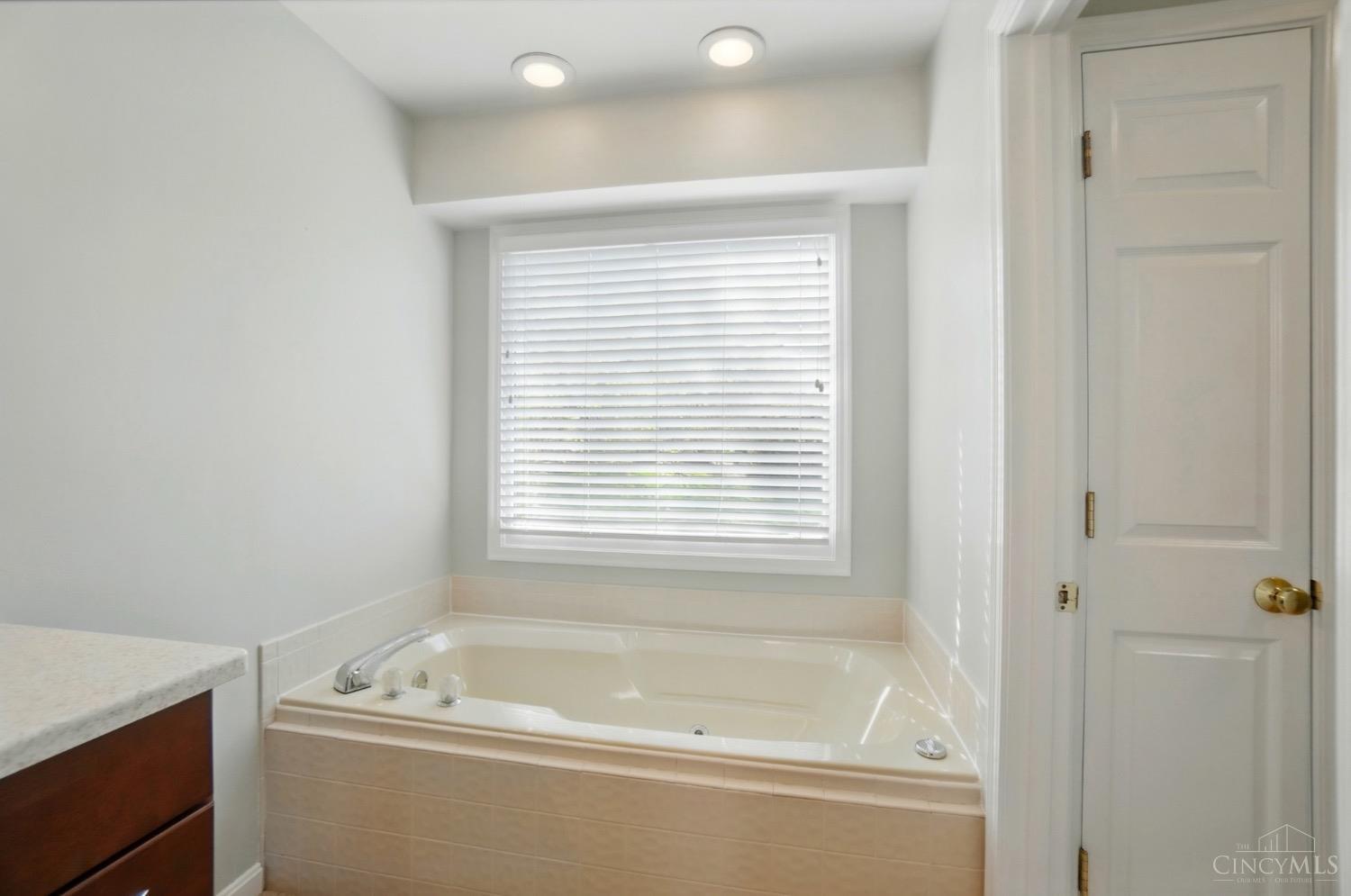 7350 Cinnamon Woods Drive, West Chester, Ohio image 32