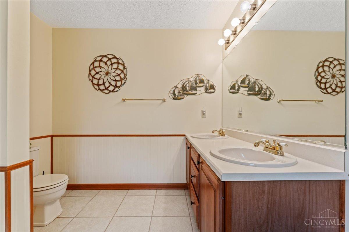 1069 Willow Lane, Mason, Ohio image 16