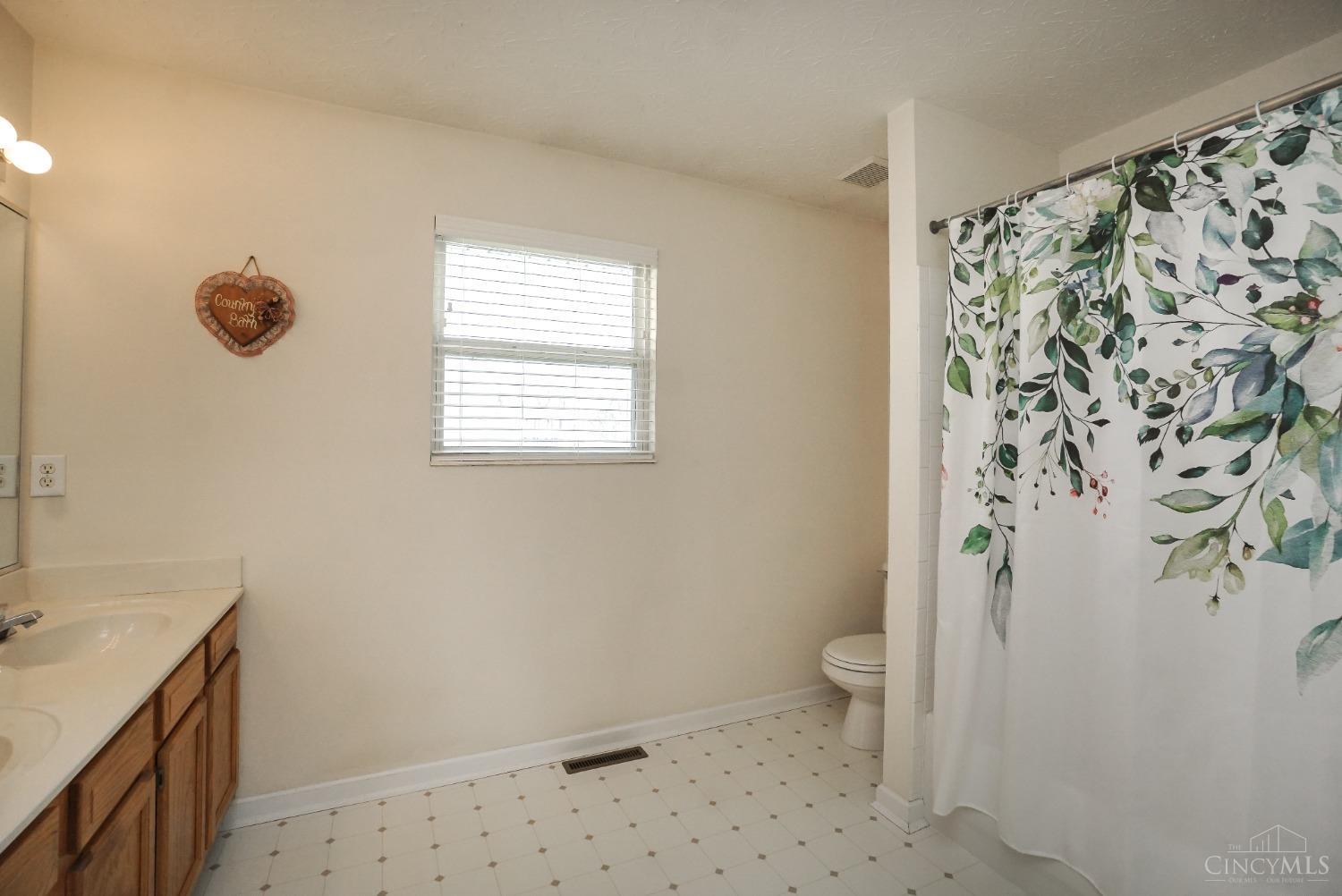 300 Winesap Drive, Monroe, Ohio image 12