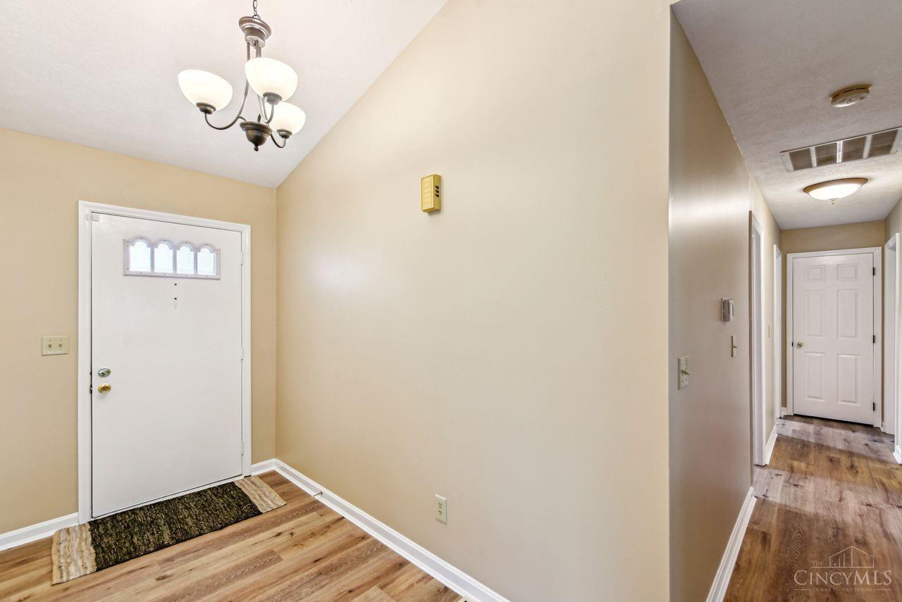 892 Kenwood Court, Monroe, Ohio image 3