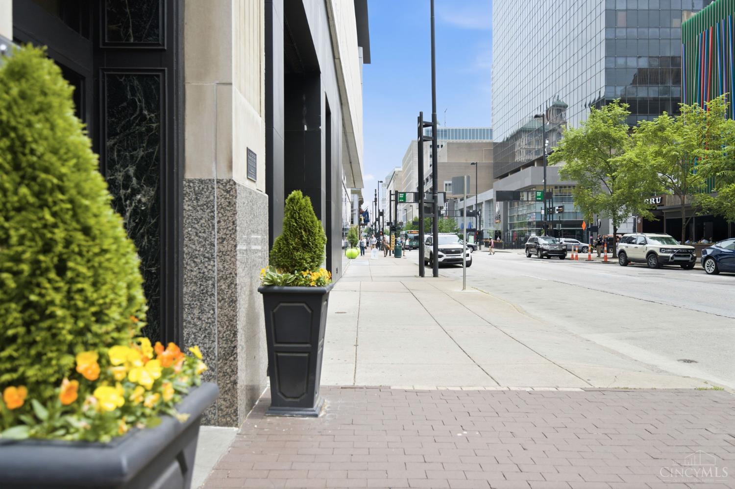 26 E Sixth Street 803