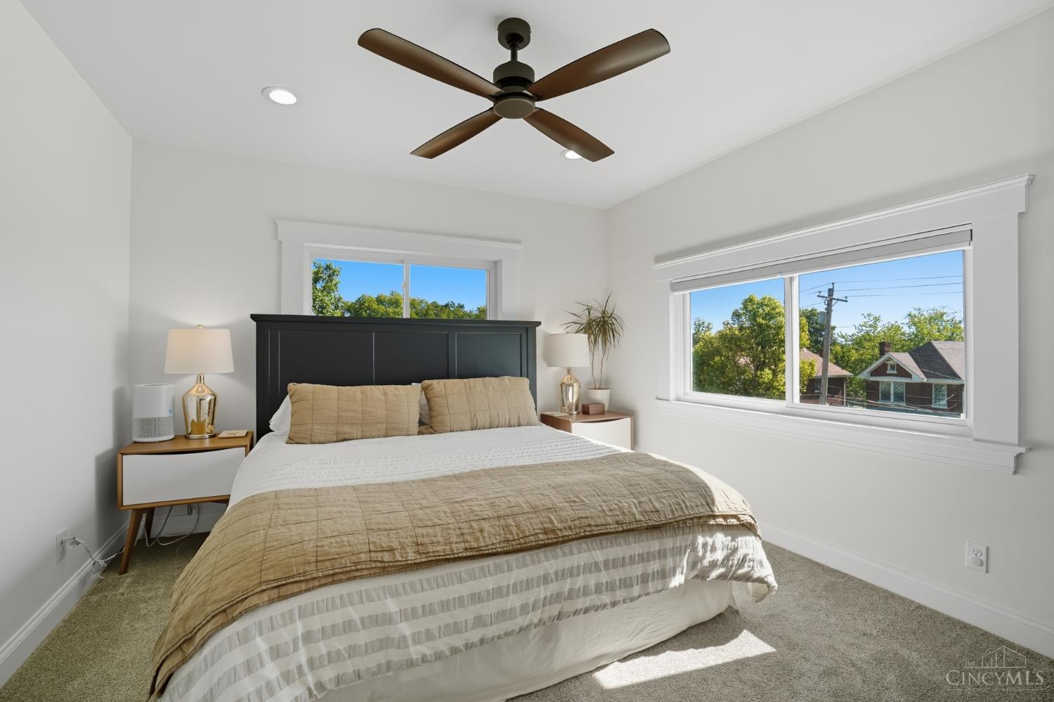 6006 Grand Vista Avenue